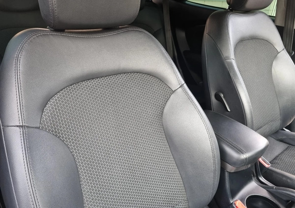 Hyundai ix35 cena 39300 przebieg: 171000, rok produkcji 2010 z Poznań małe 301